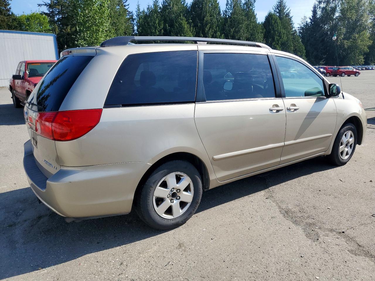 Toyota Sienna Le 7-passenger