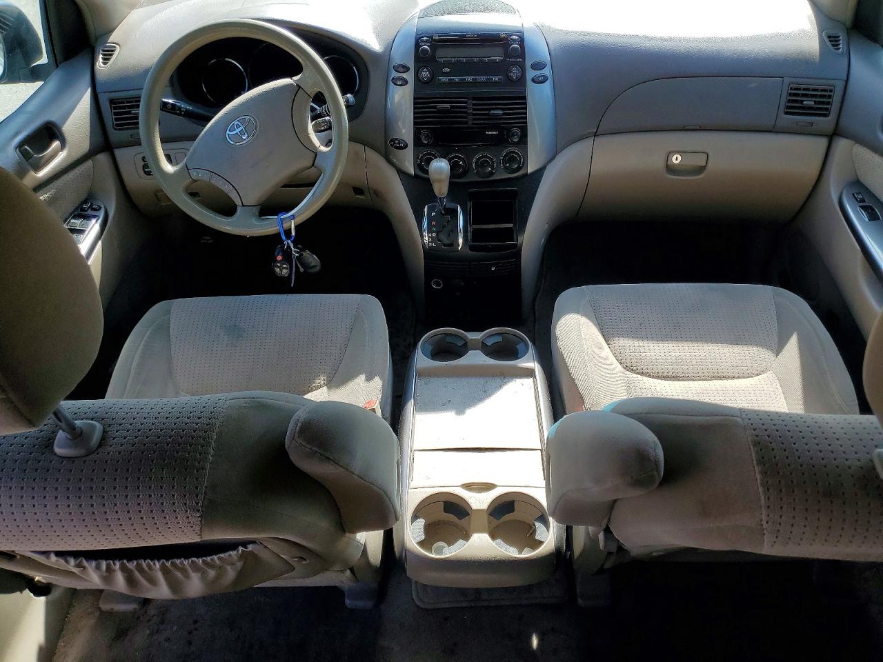 Toyota Sienna Le 7-passenger