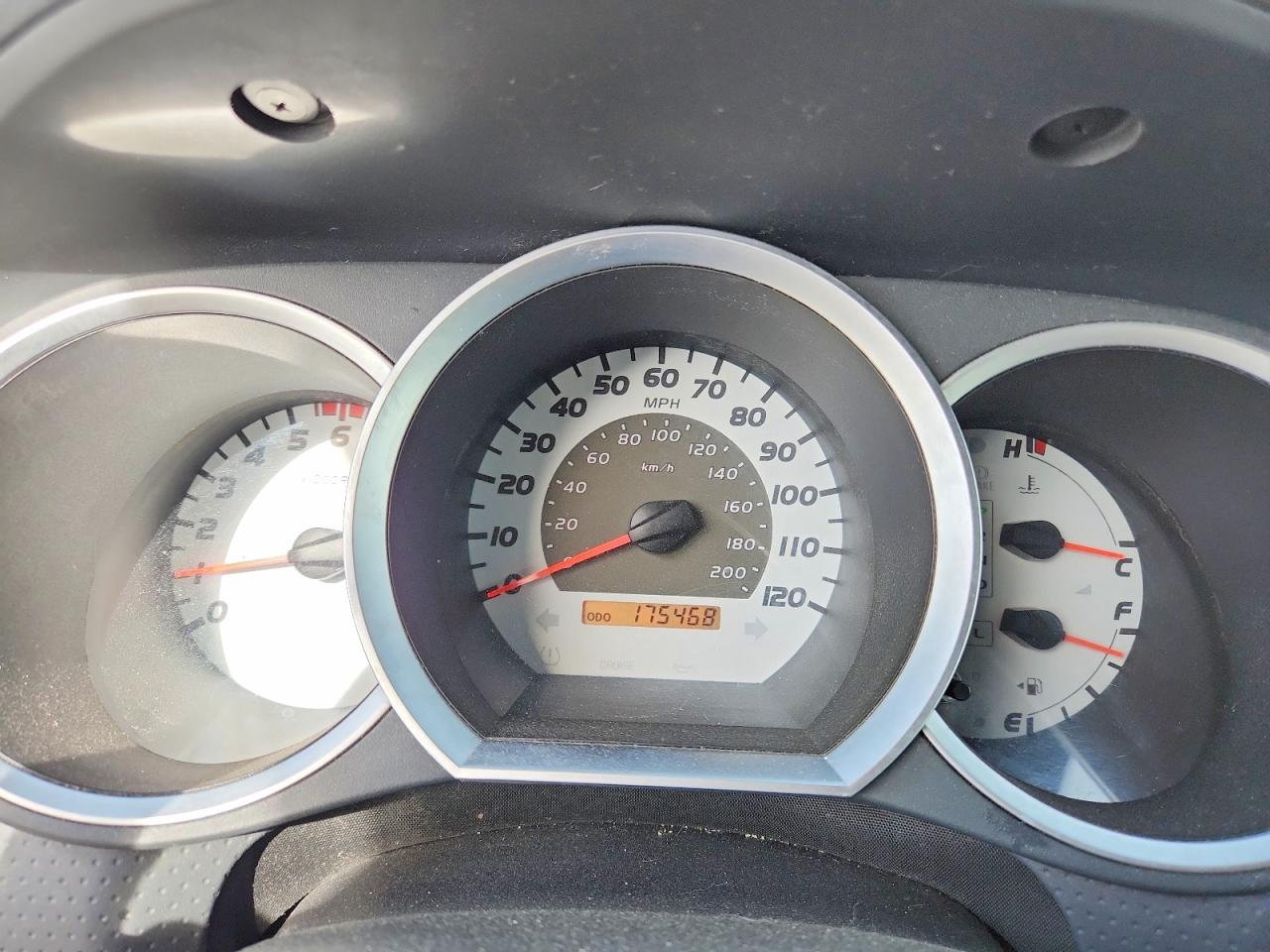 Toyota Tacoma V6