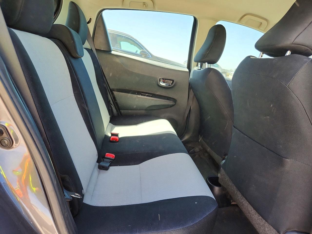 Toyota Yaris 5-door Le