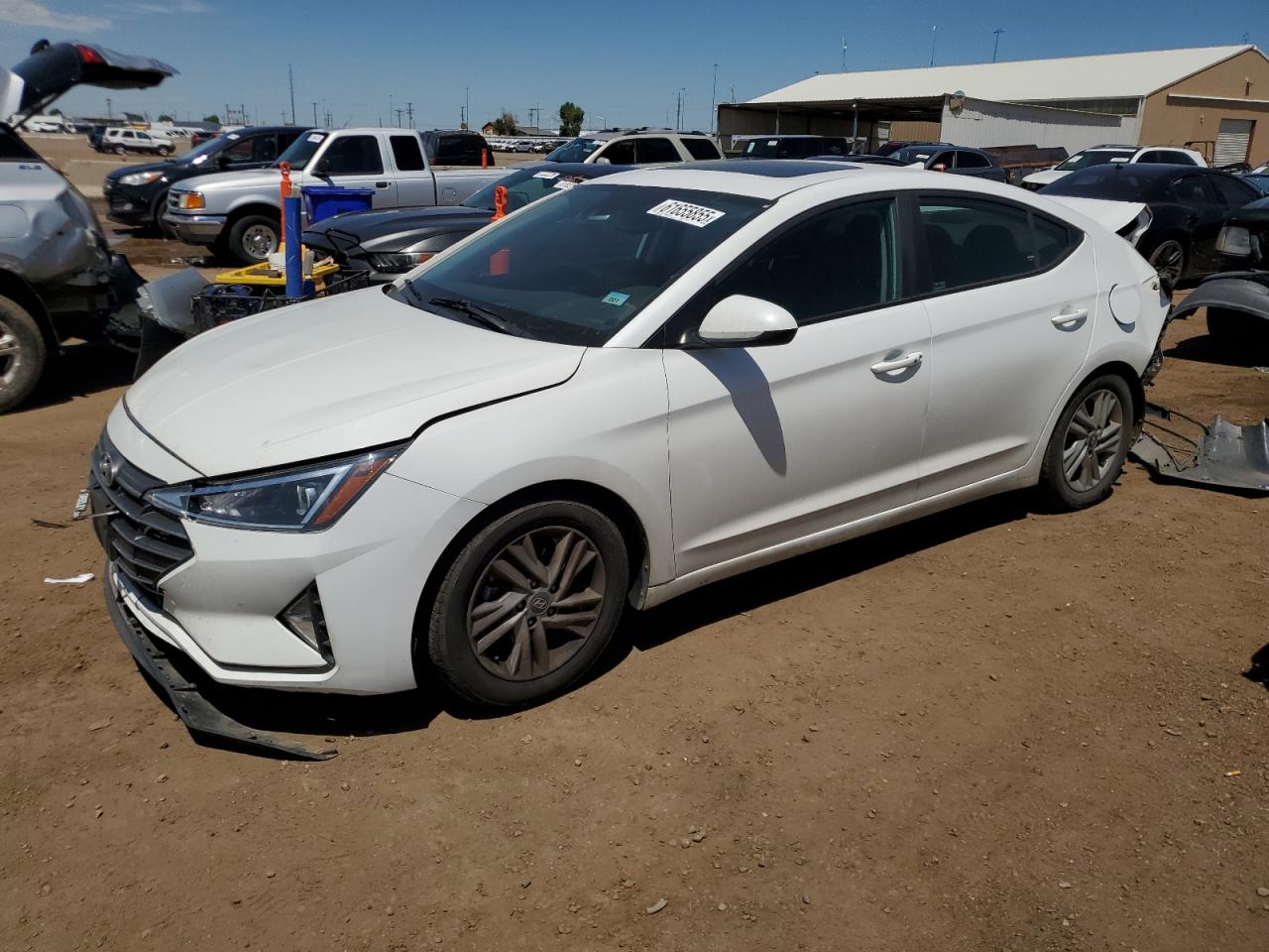 Salvage Hyundai ELANTRA Image