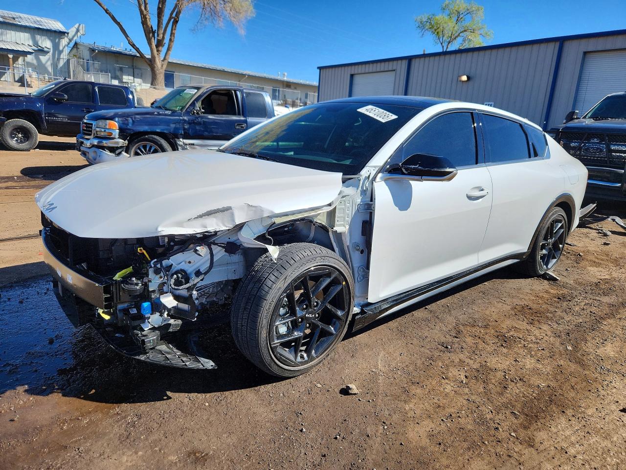 Salvage Kia K4 Image