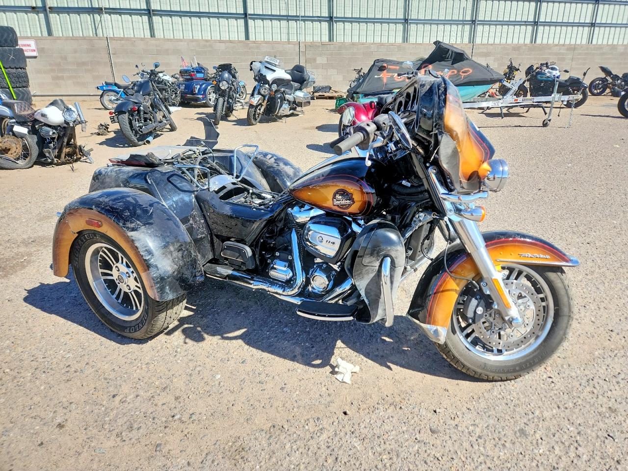 Salvage Harley-Davidson Fl Image