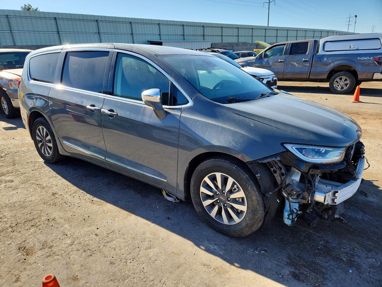 Chrysler Pacifica Hybrid Limited