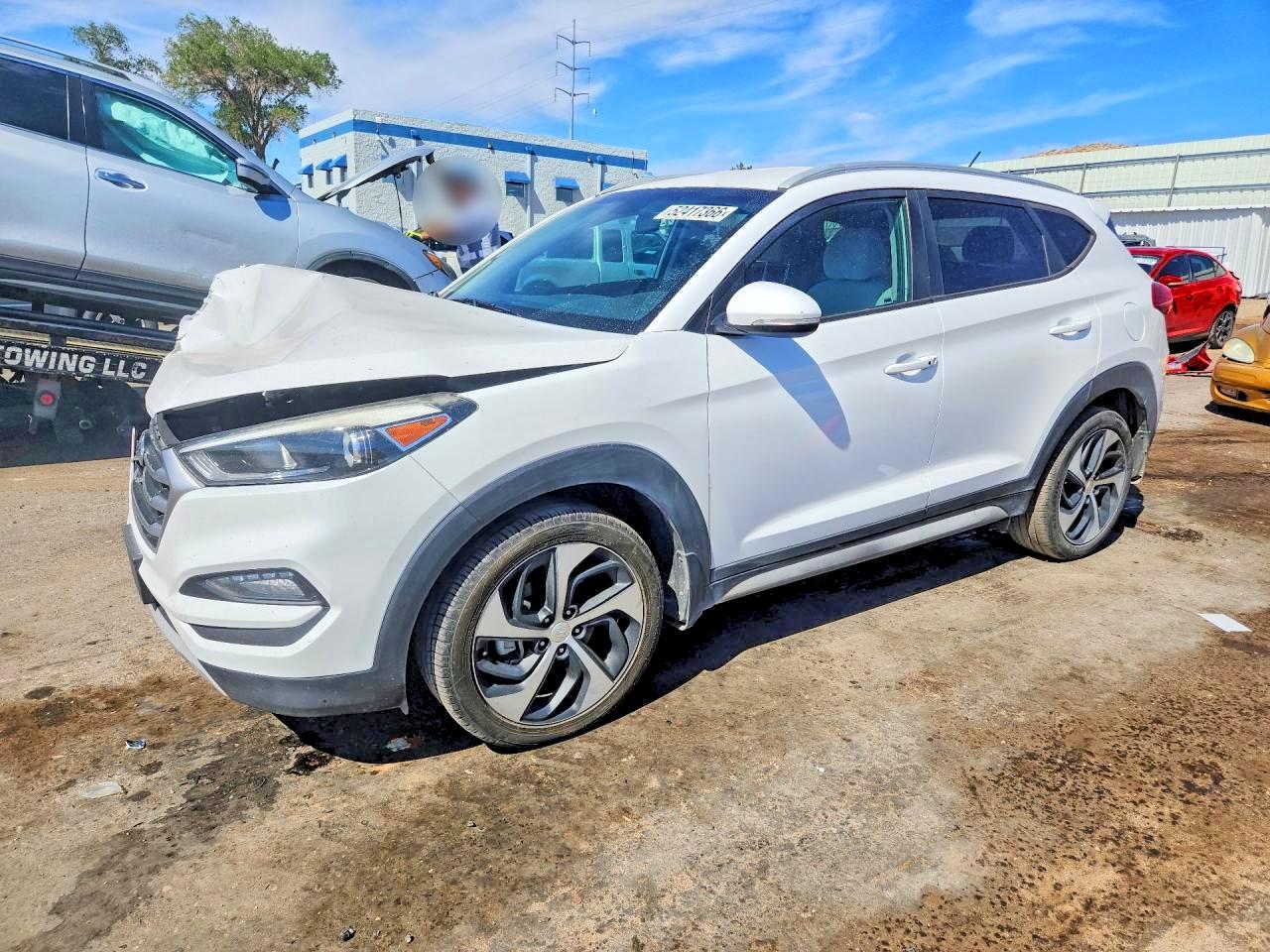Salvage Hyundai TUCSON Image