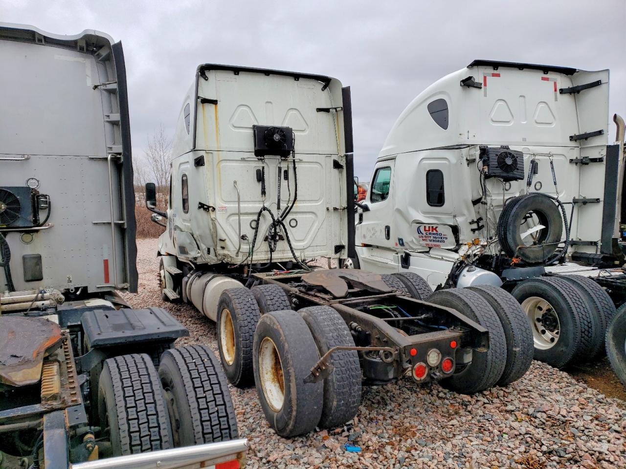 Freigliner Cascadia 126