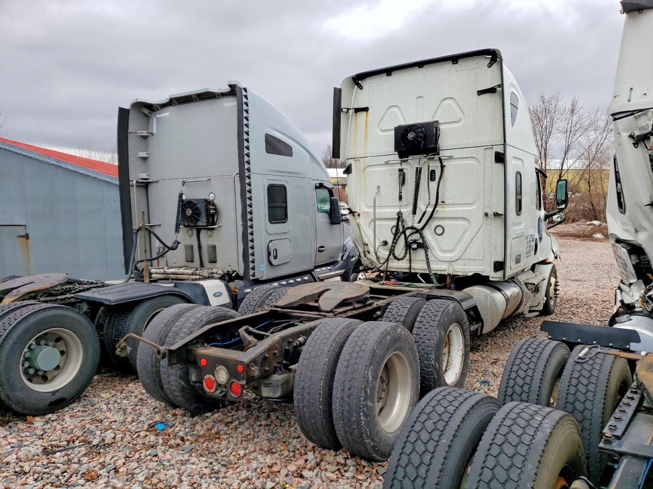 Freigliner Cascadia 126