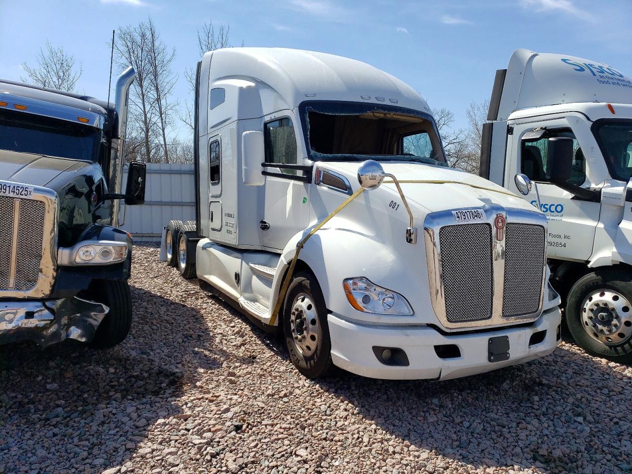 Salvage Kenworth Construction Image