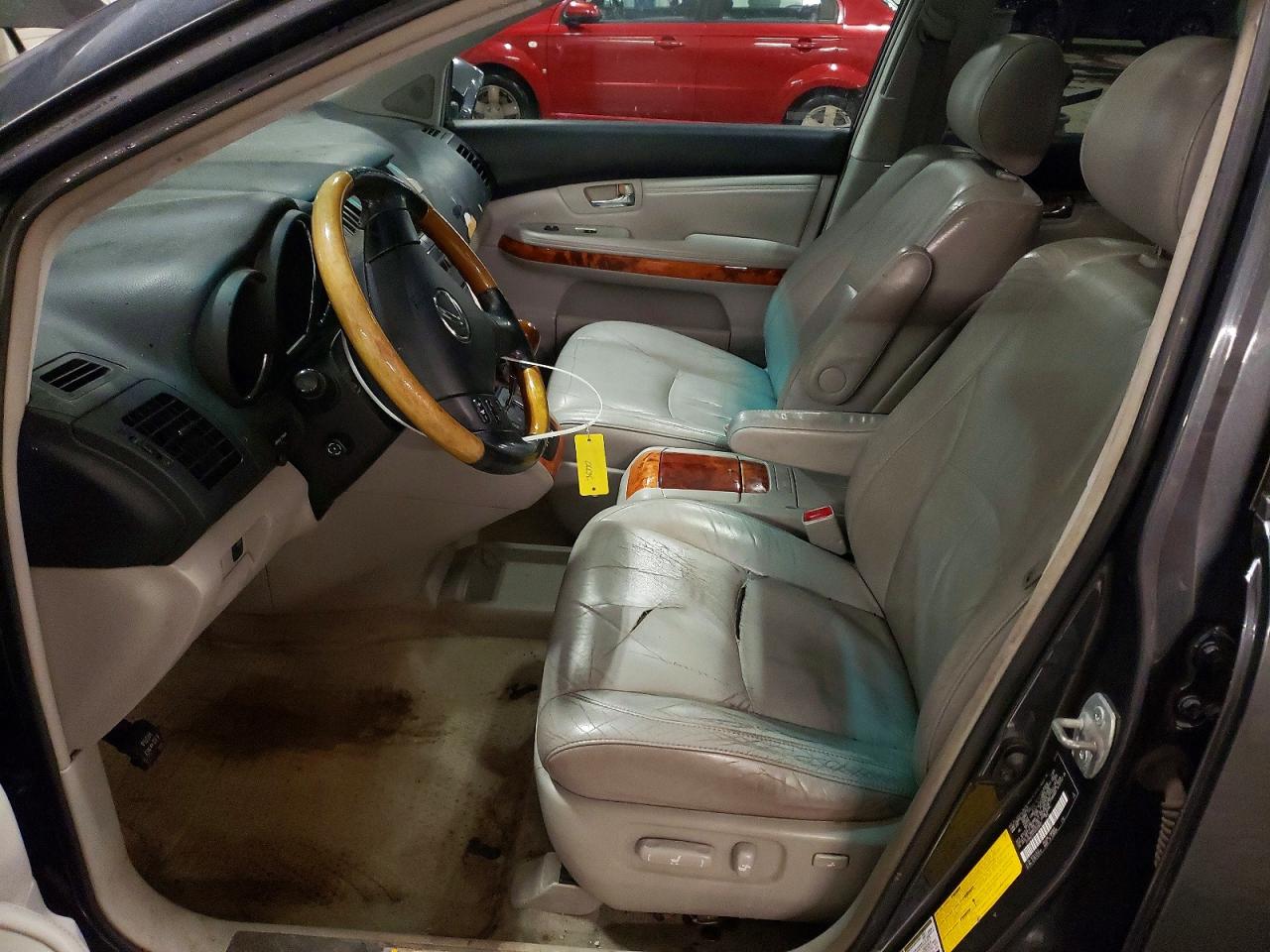 Lexus RX Base