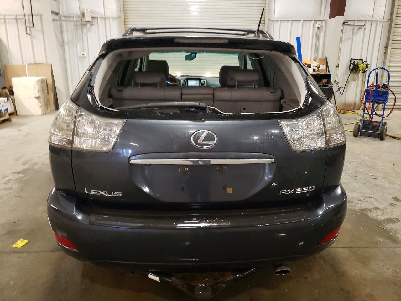 Lexus RX Base