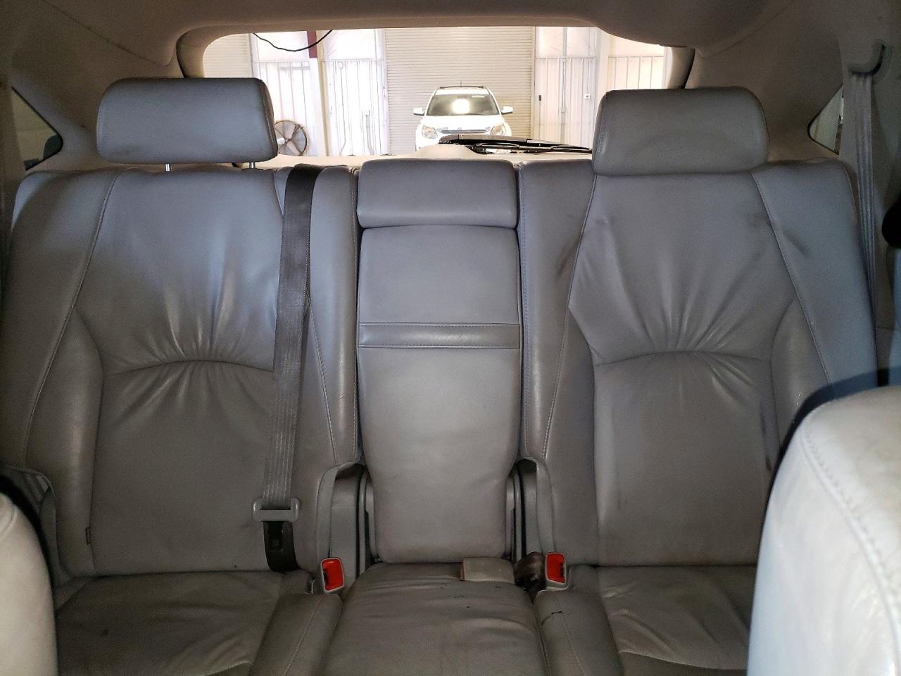 Lexus RX Base