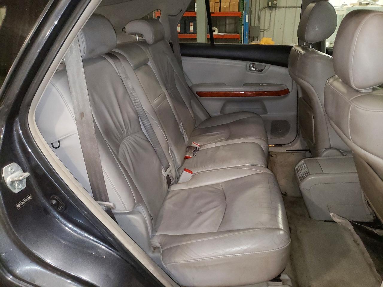Lexus RX Base