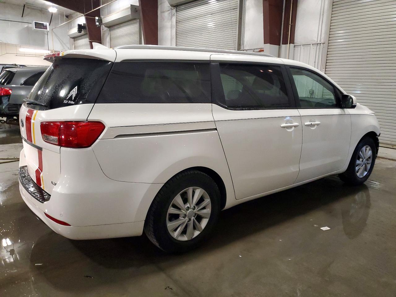 Kia Sedona Lx