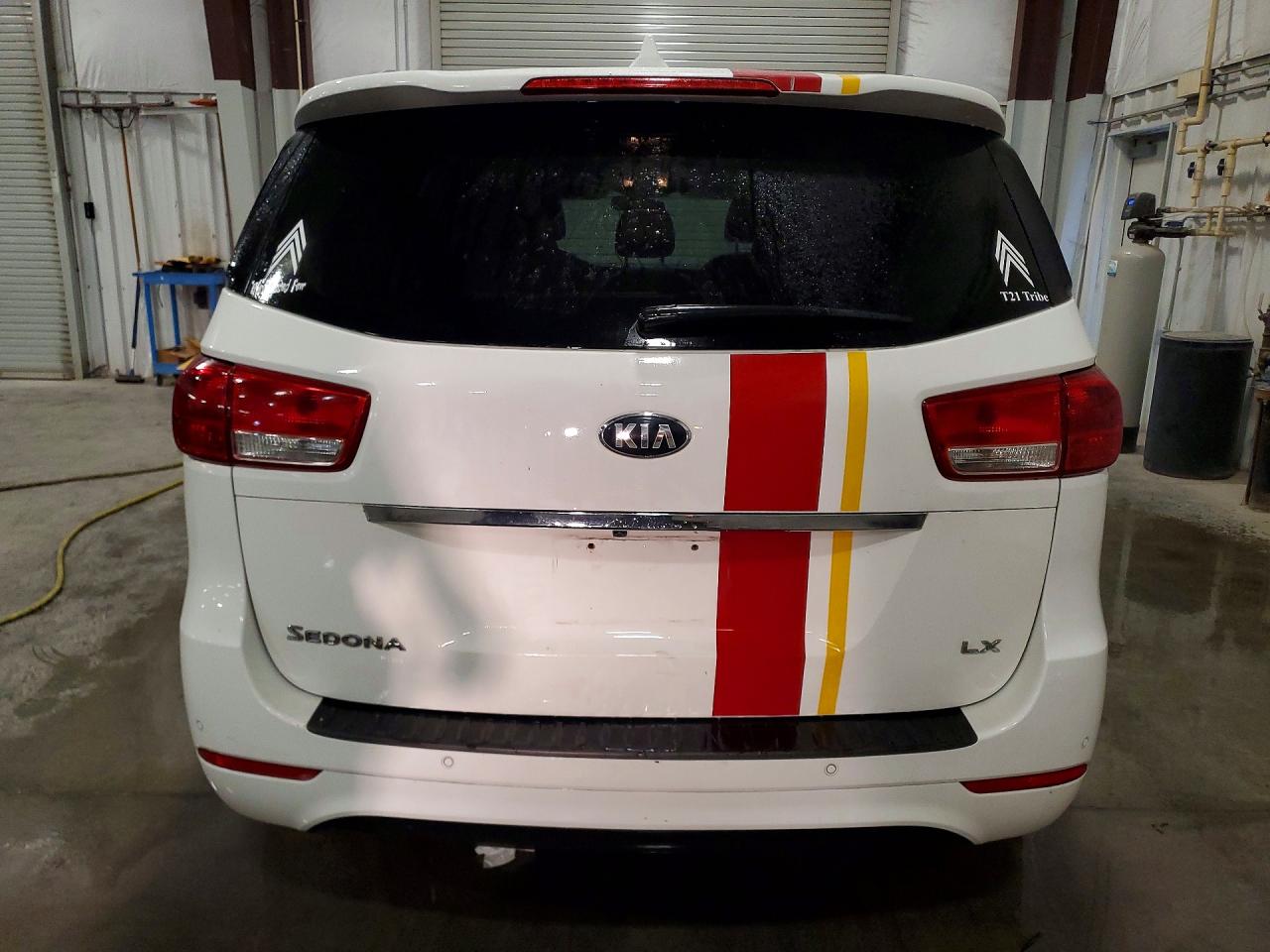 Kia Sedona Lx
