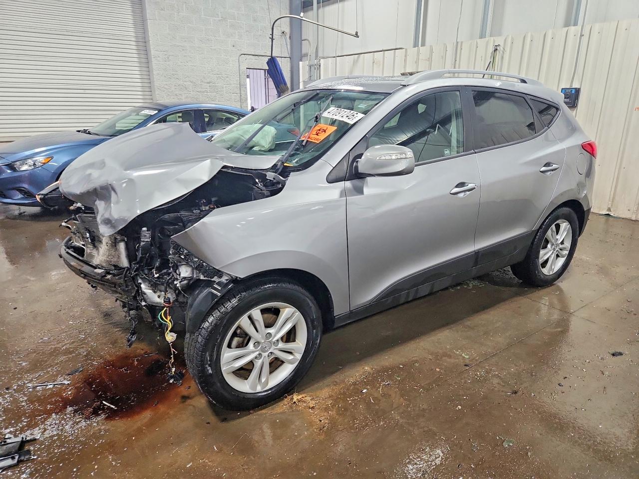 Salvage Hyundai TUCSON Image