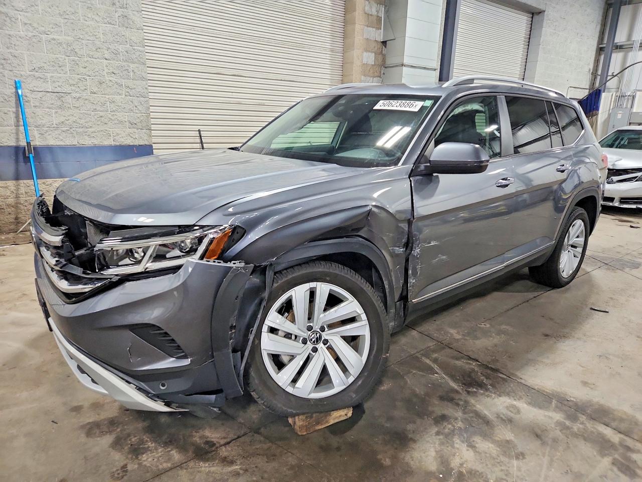 Salvage Volkswagen Atlas Image