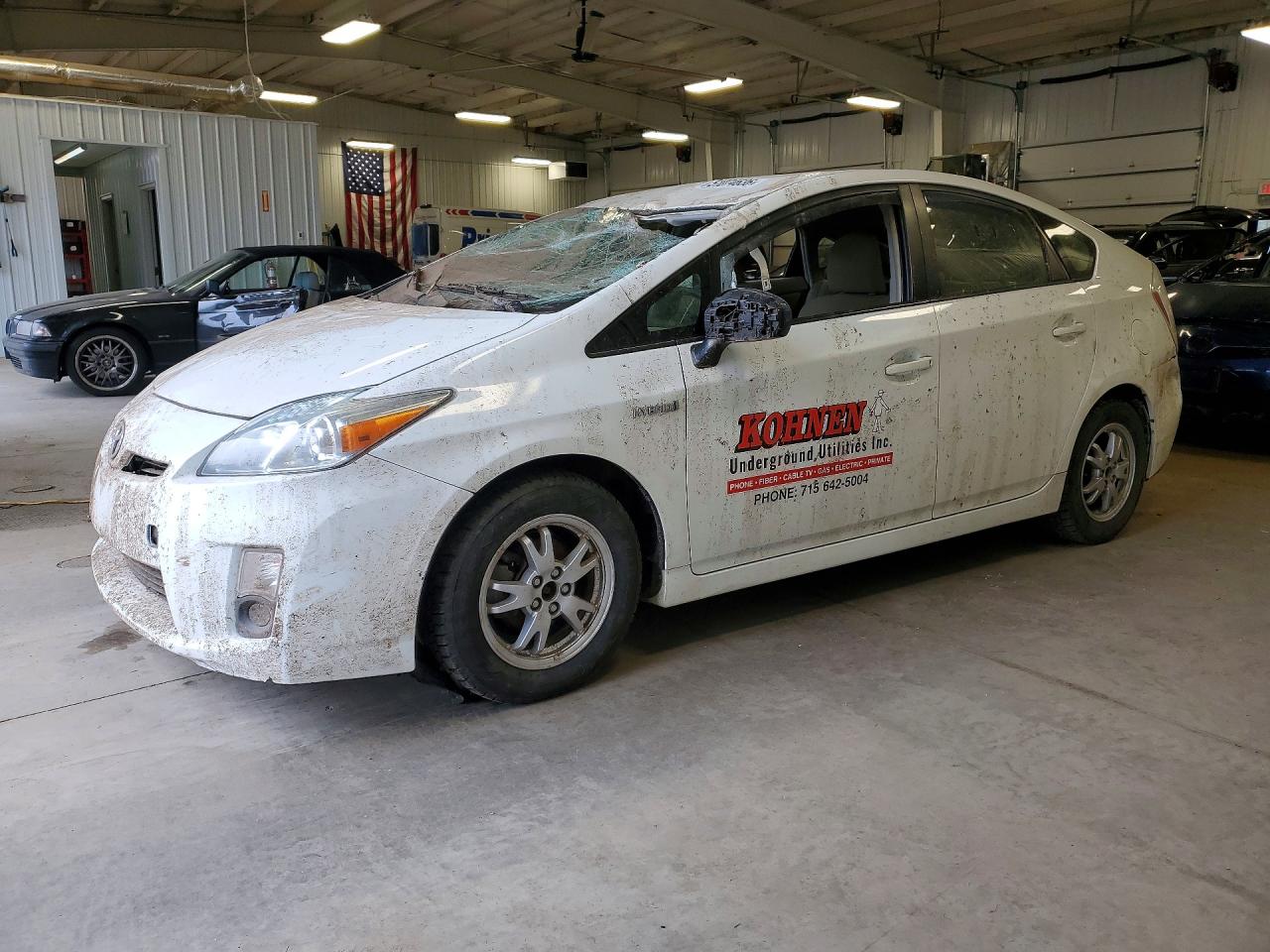 Salvage Toyota Prius Image