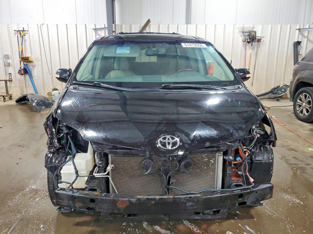 Toyota Sienna Limited 7-passenger