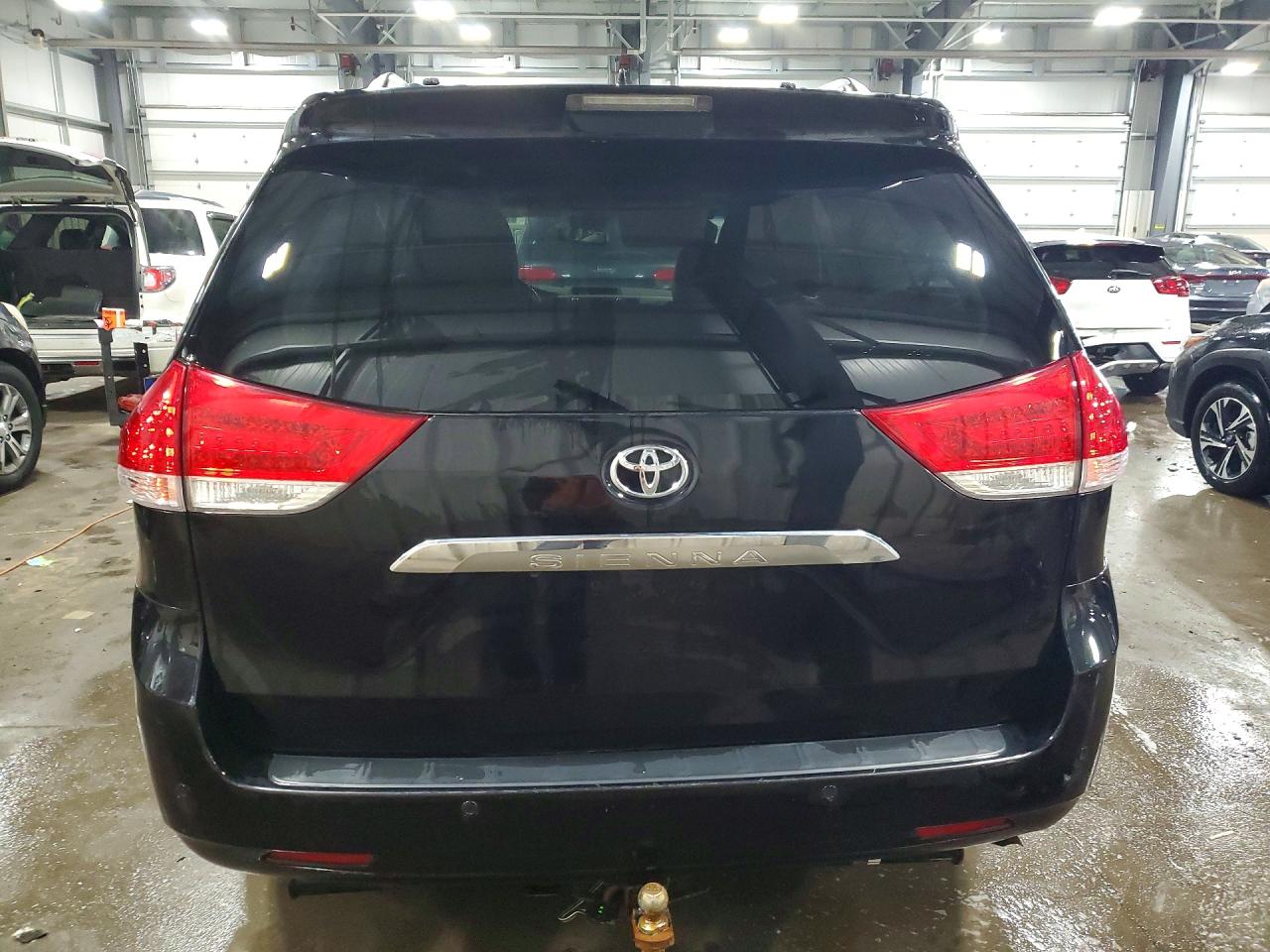 Toyota Sienna Limited 7-passenger