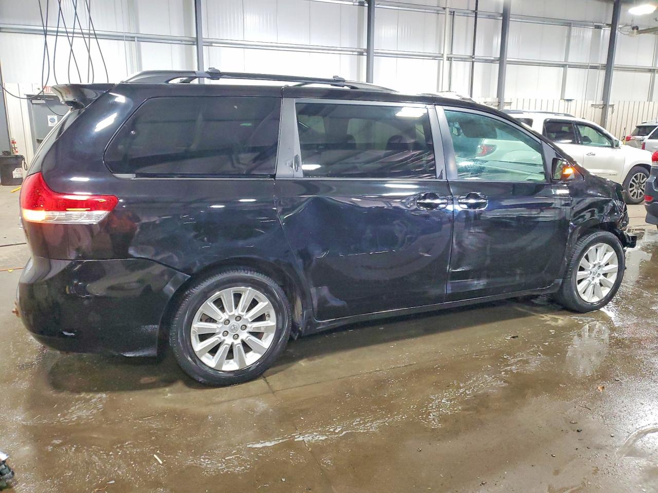 Toyota Sienna Limited 7-passenger