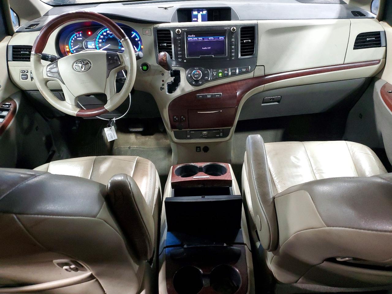 Toyota Sienna Limited 7-passenger