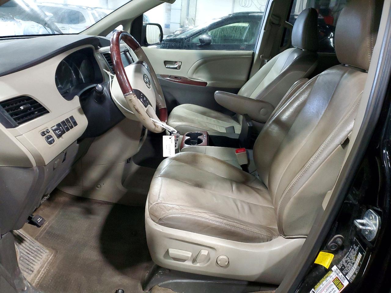 Toyota Sienna Limited 7-passenger