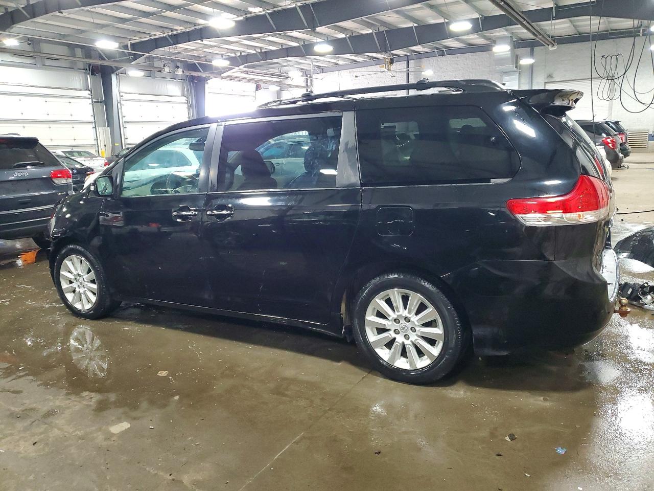 Toyota Sienna Limited 7-passenger