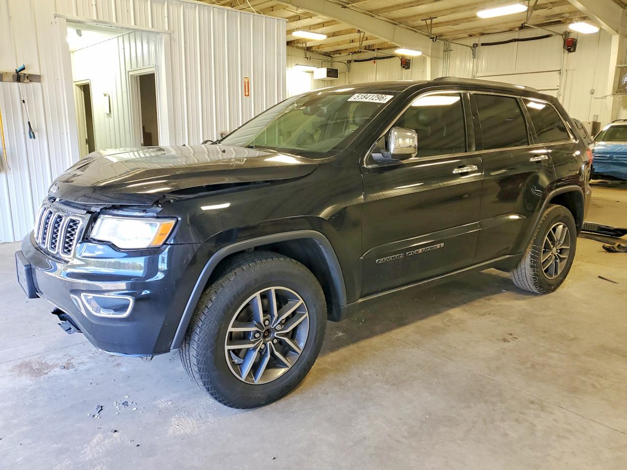 Salvage Jeep Grand Cherokee Image