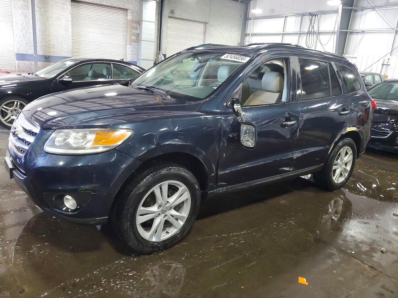 Salvage Hyundai SANTA FE Image