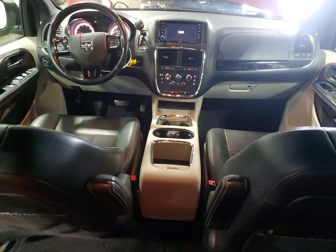 Dodge Caravan Sxt
