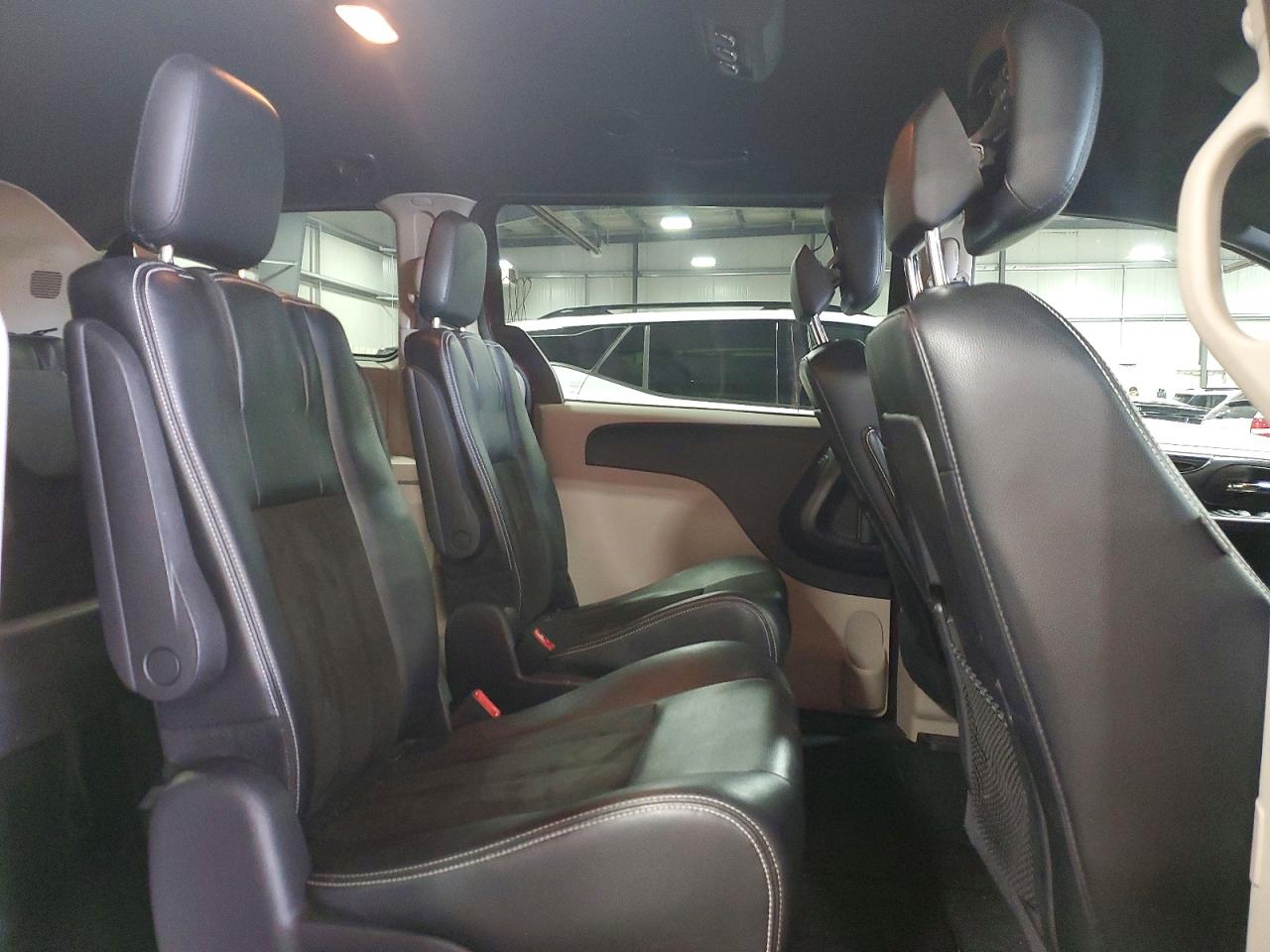 Dodge Caravan Sxt