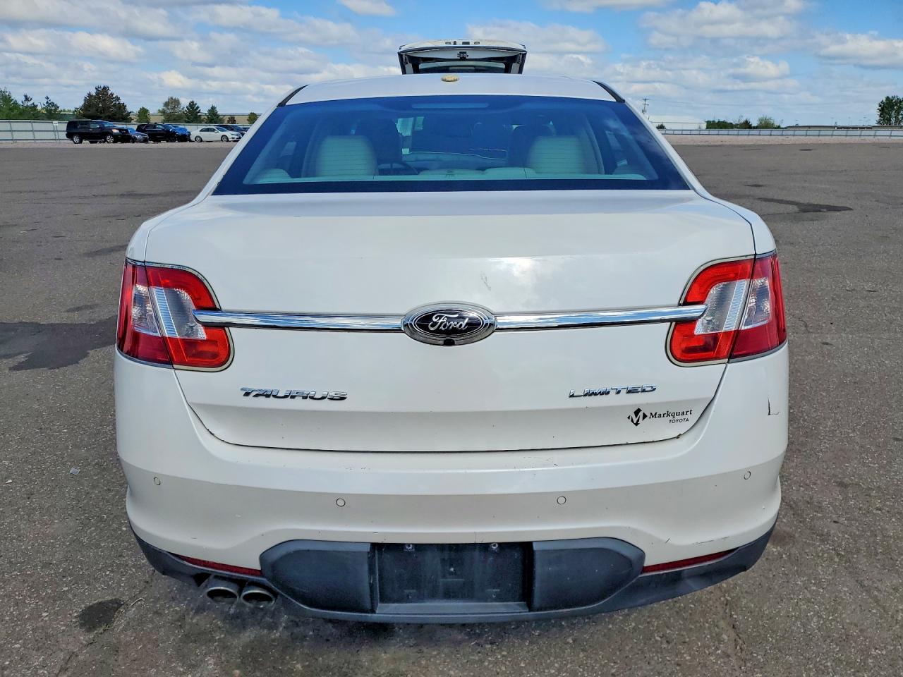 Ford Taurus Limited