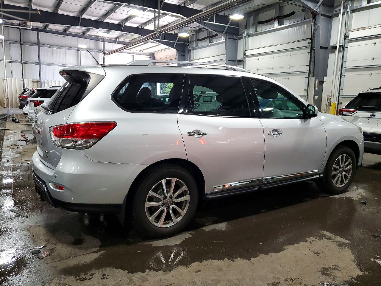 Nissan Pathfinder S