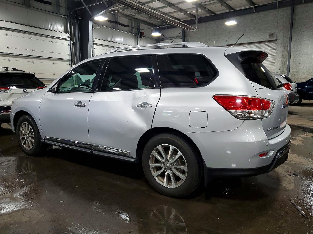 Nissan Pathfinder S