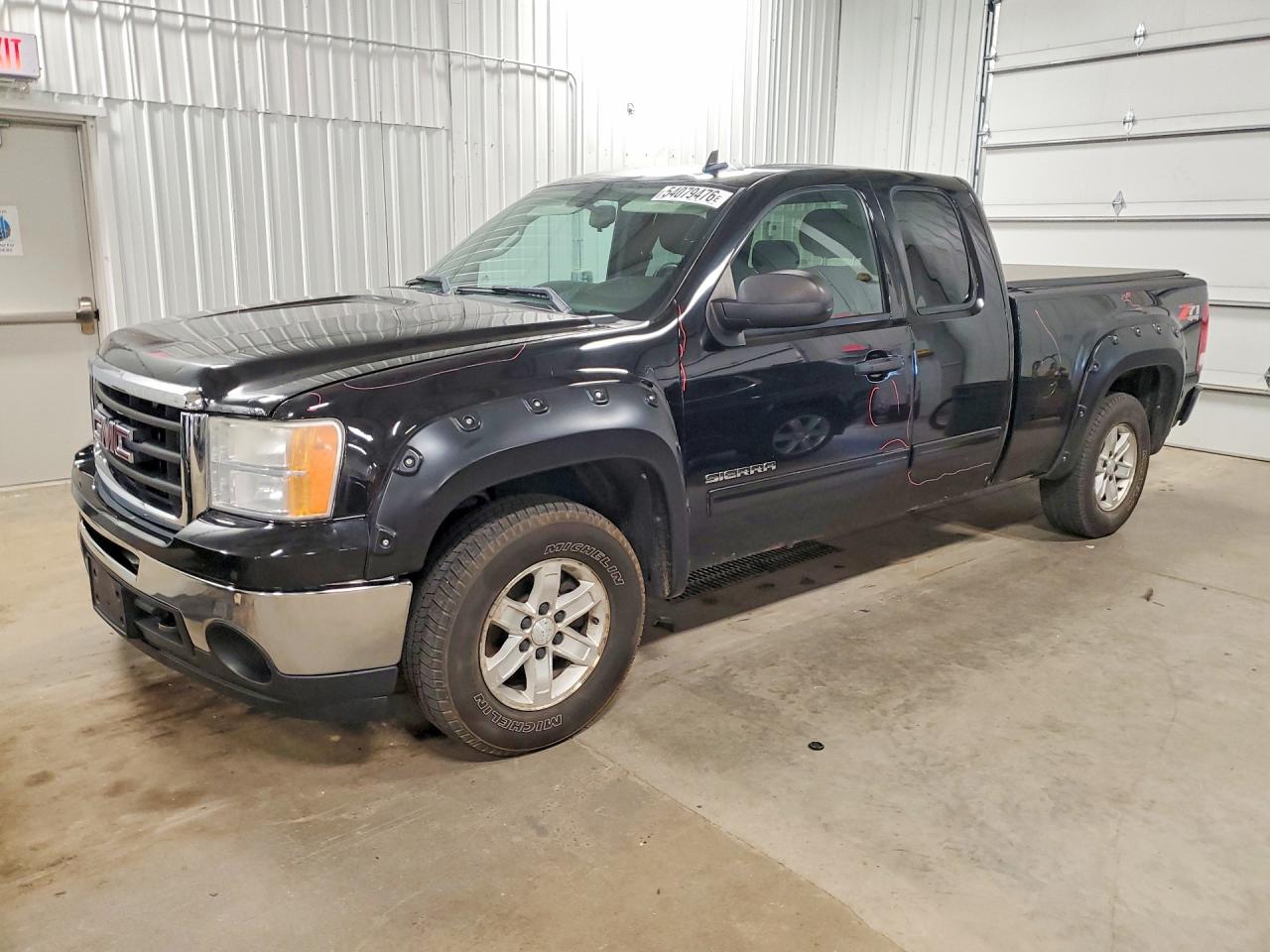 Salvage GMC Sierra Image