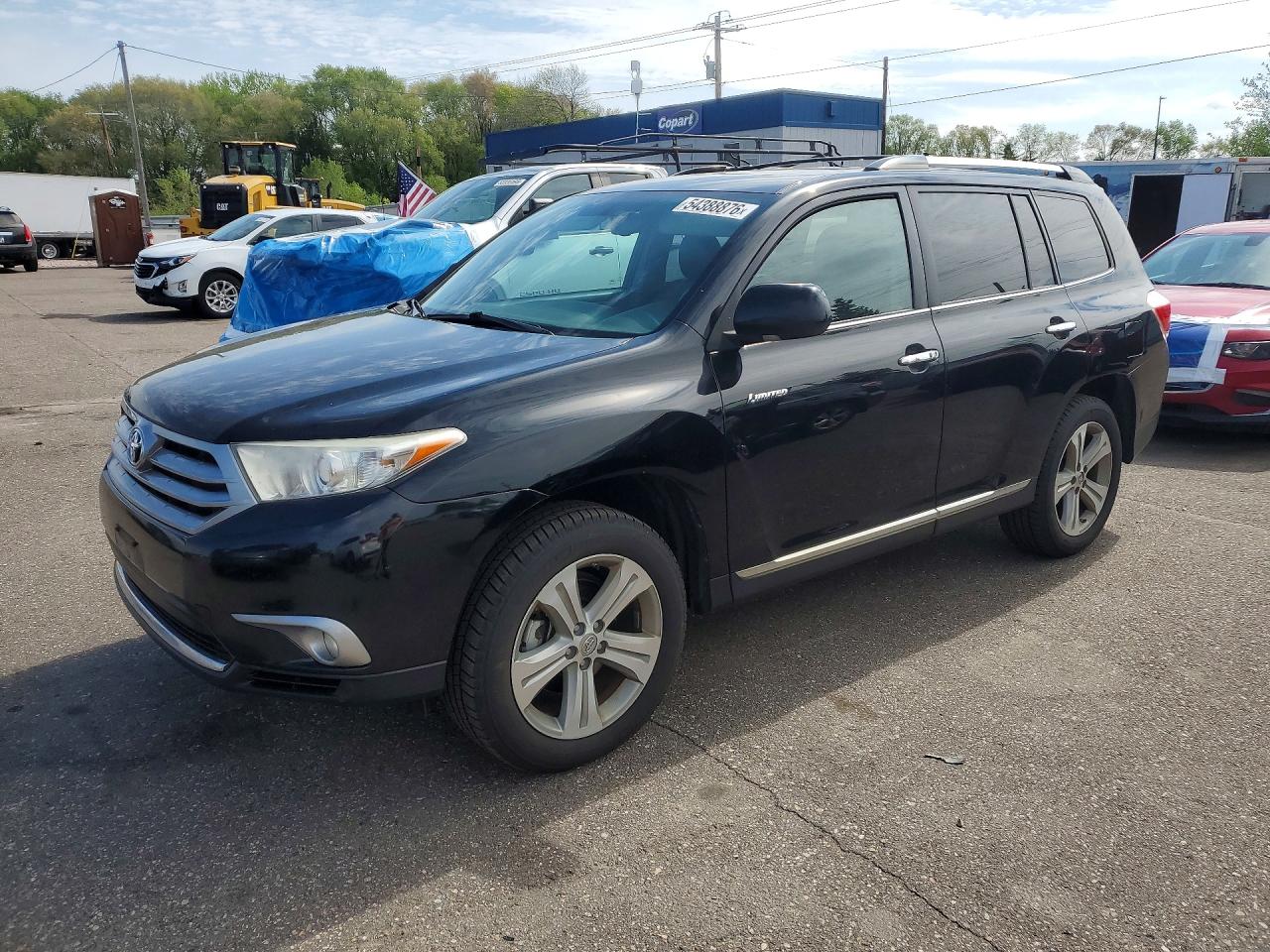 Salvage Toyota Highlander Image