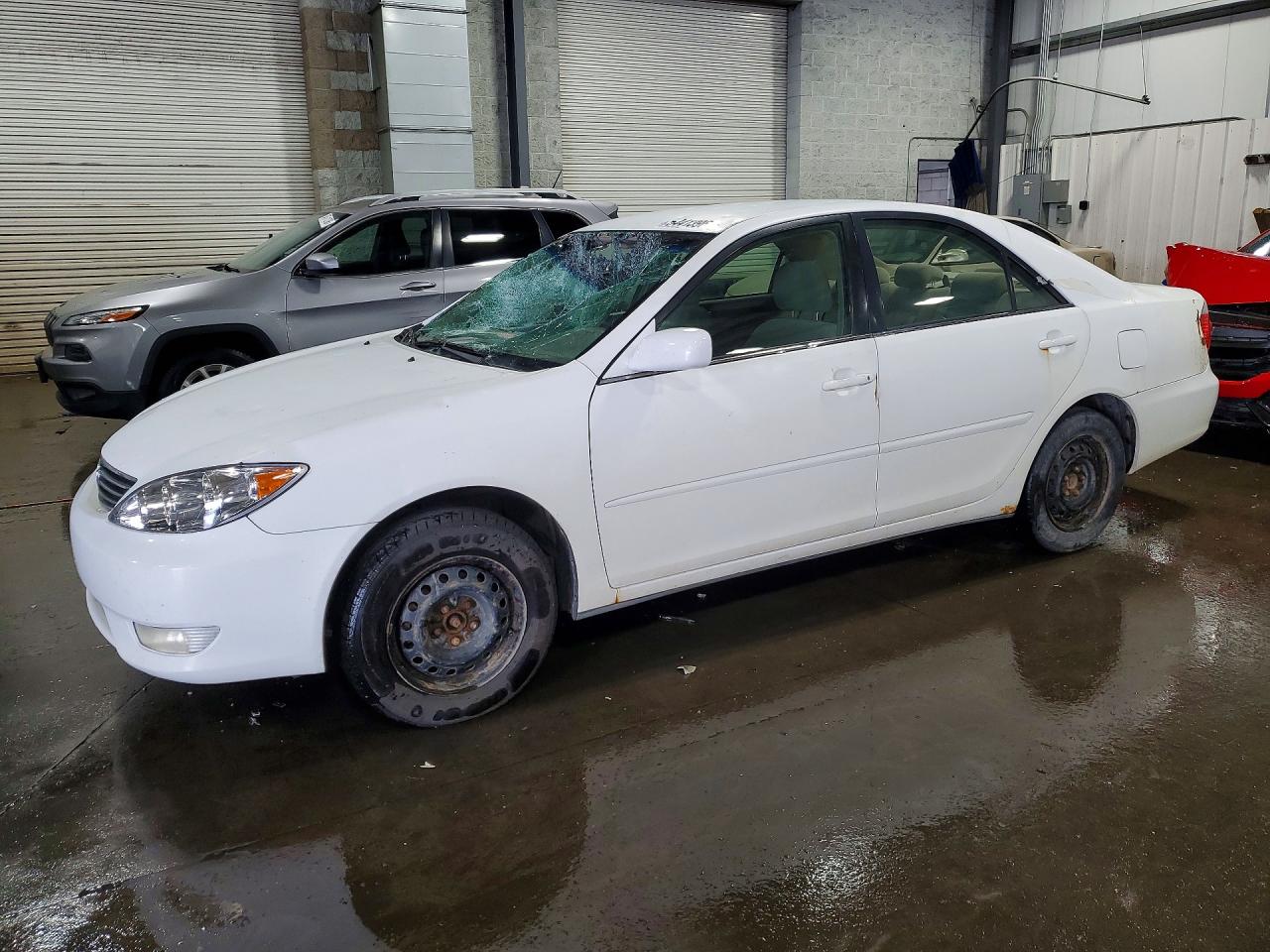 Salvage Toyota Camry Image