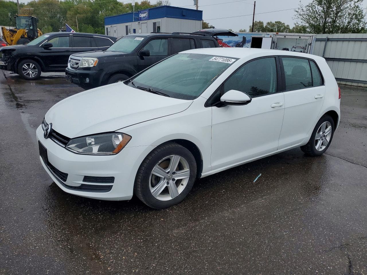 Salvage Volkswagen Golf Image