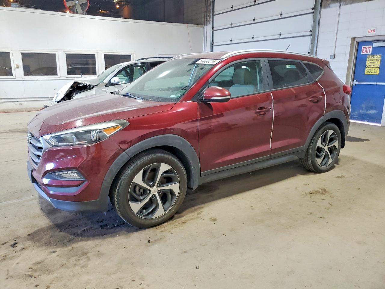 Salvage Hyundai TUCSON Image