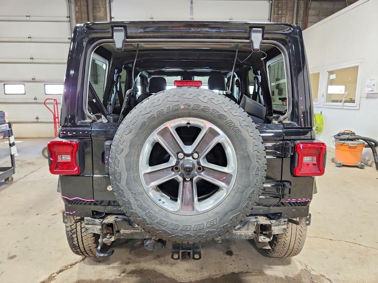 Jeep Wrangler Sahara