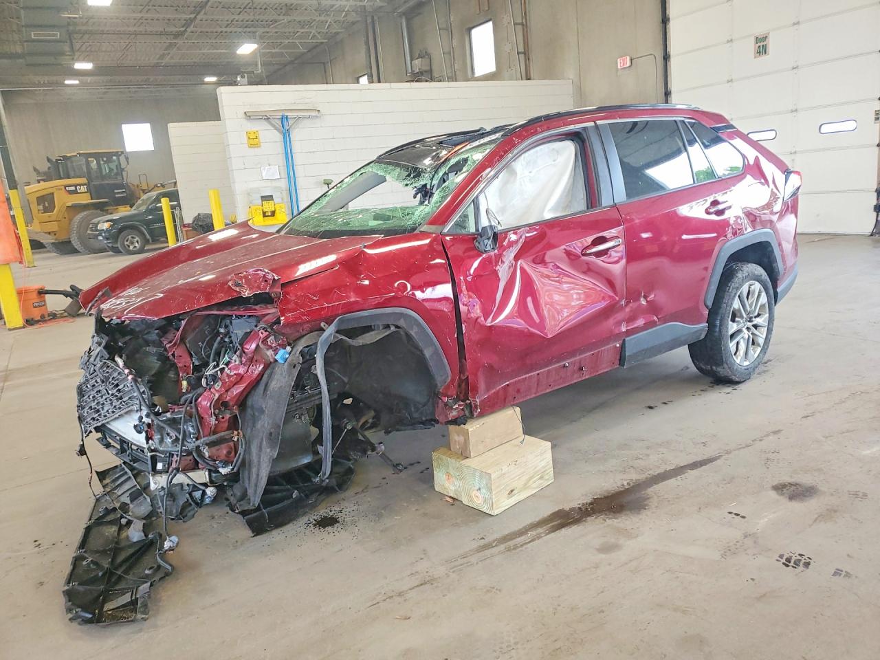 Salvage Toyota RAV4 Image