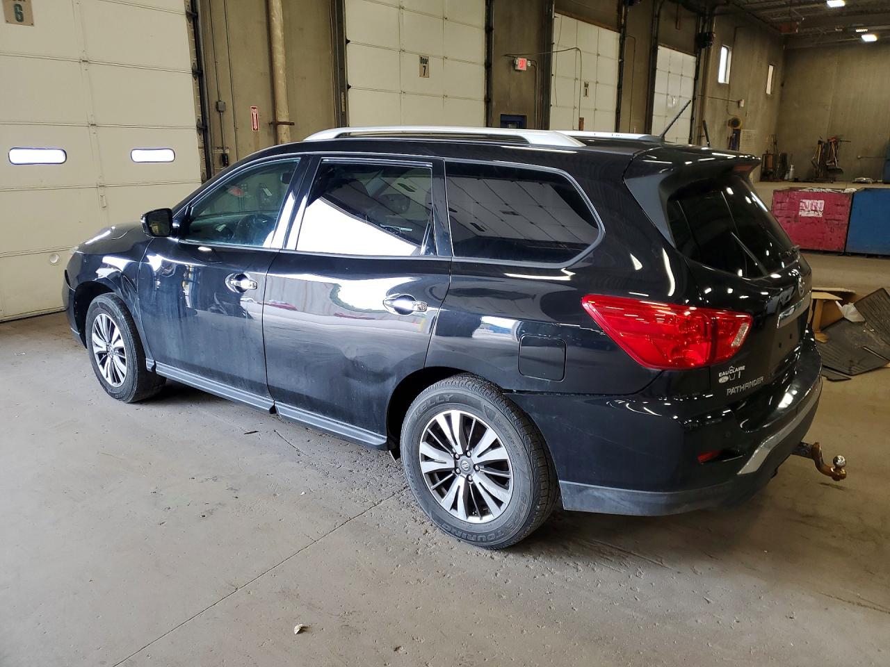 Nissan Pathfinder Sv