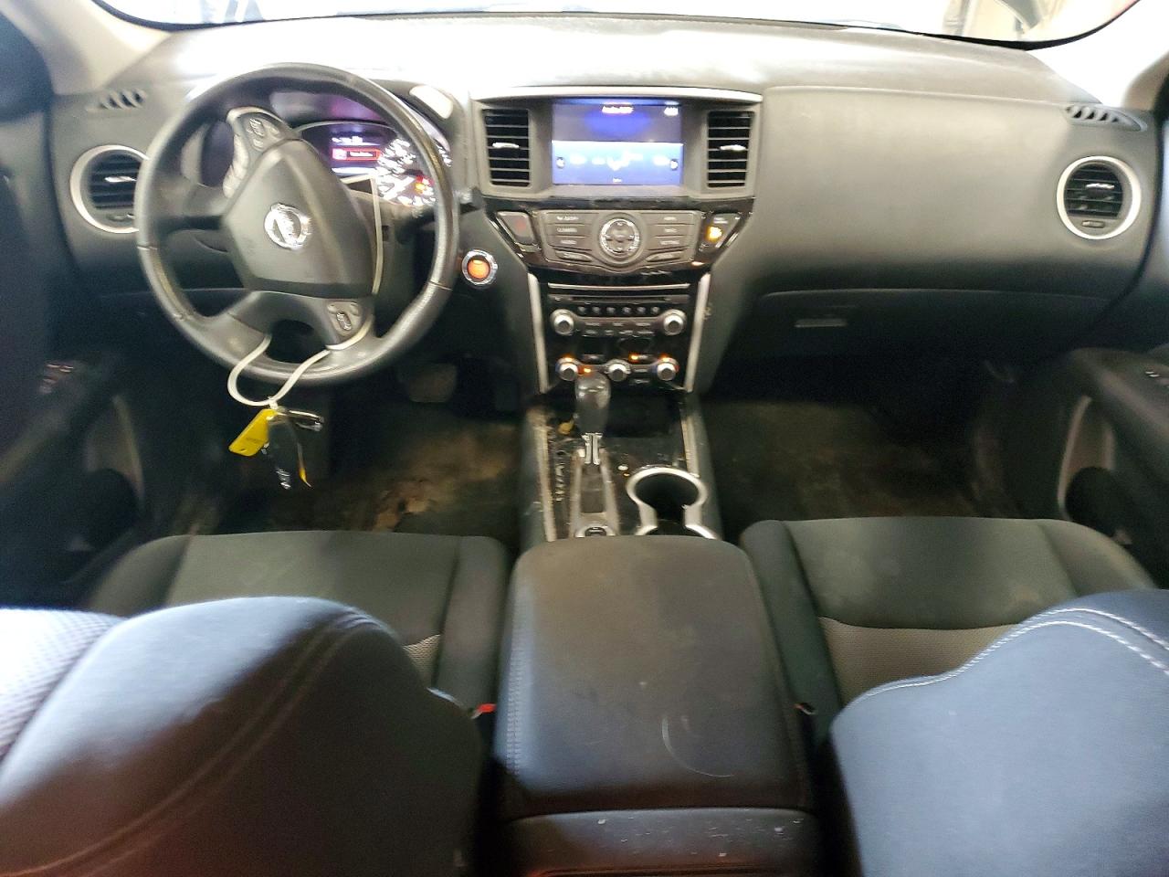 Nissan Pathfinder Sv
