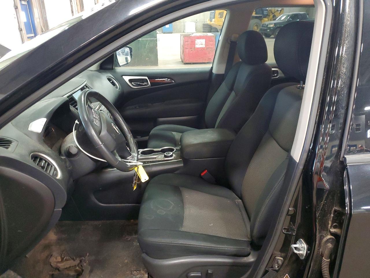 Nissan Pathfinder Sv