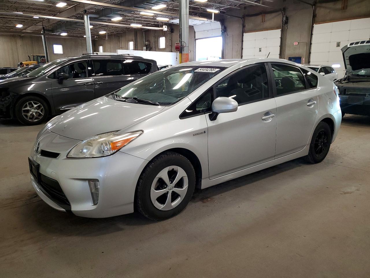 Salvage Toyota Prius Image