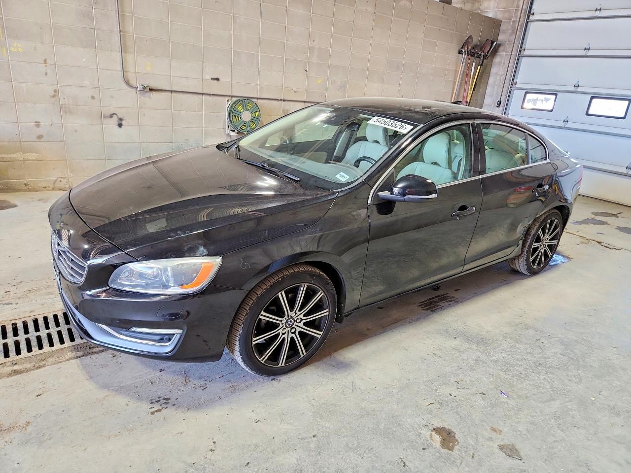 Salvage Volvo S60 Image