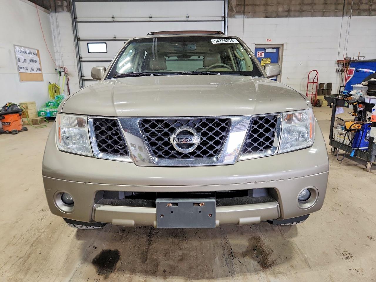 Nissan Pathfinder S