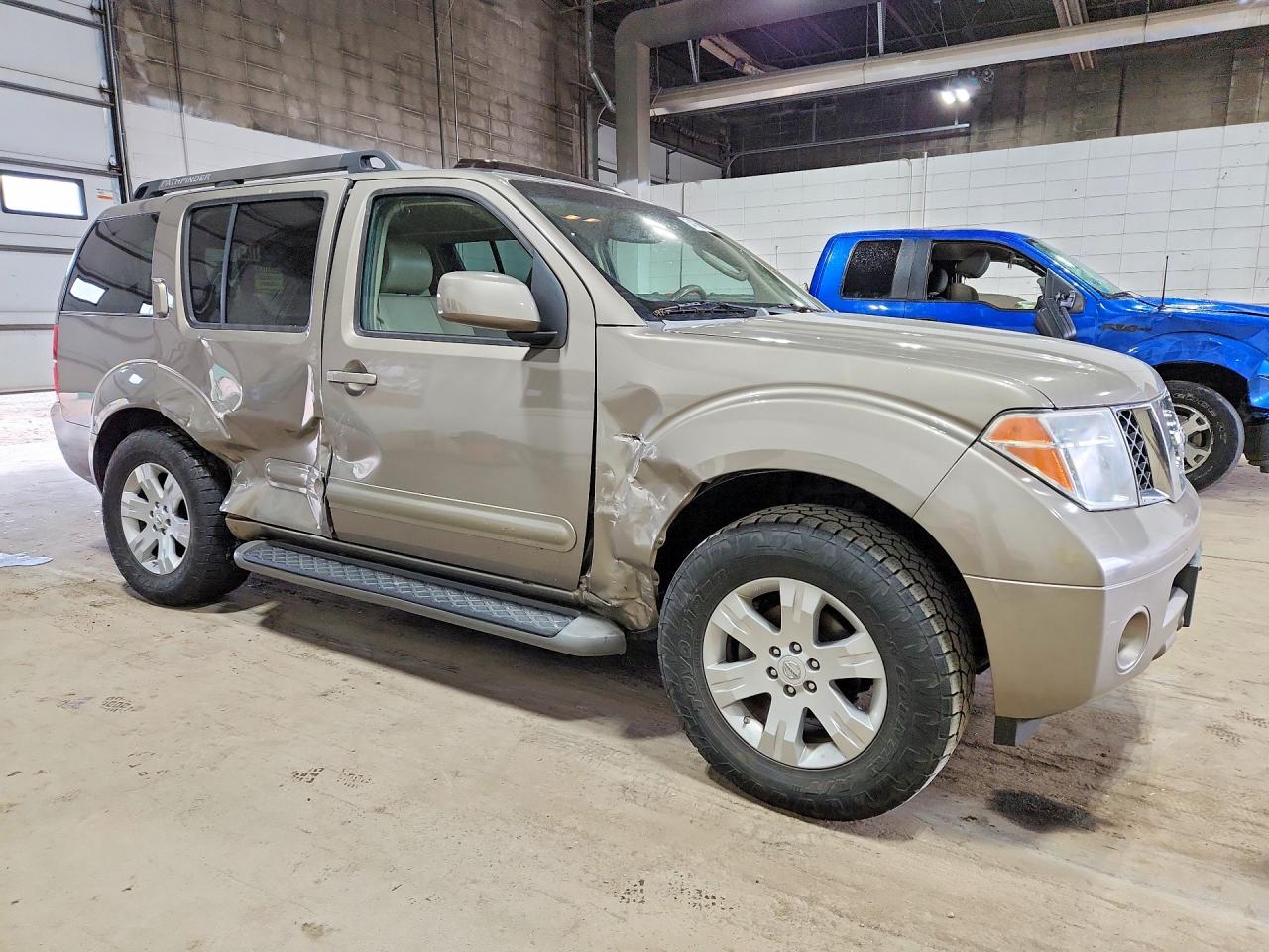 Nissan Pathfinder S