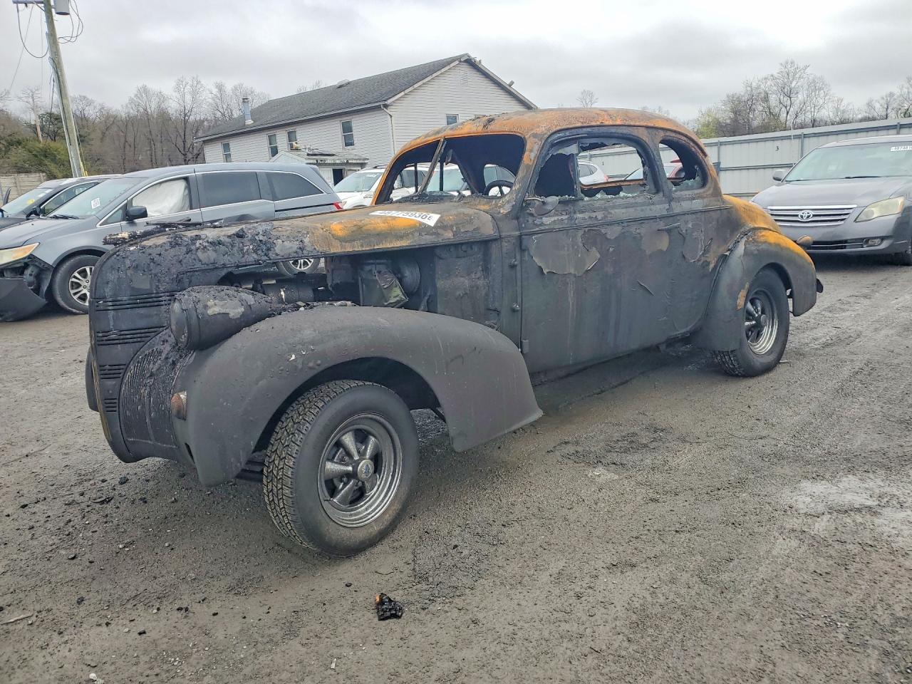 Salvage Pontiac Sedan Image