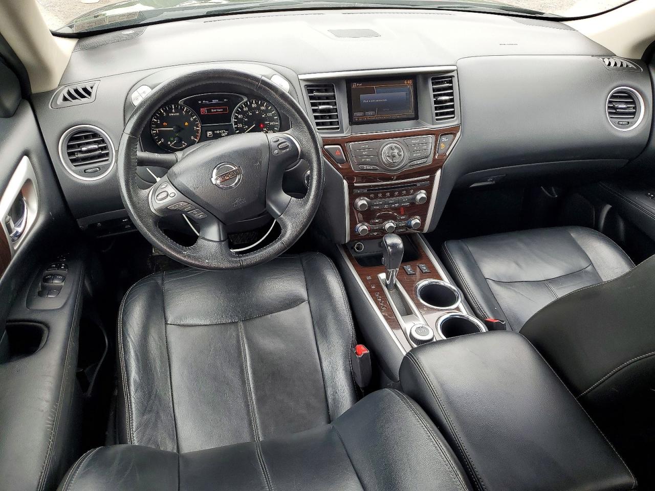Nissan Pathfinder S